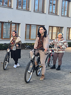 Bild Fahrradschülerinnen